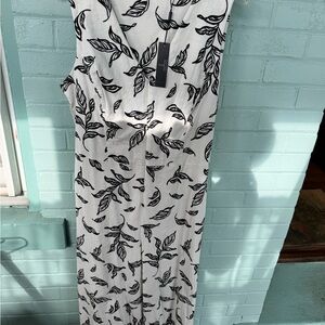 Tahari White and Black Leaf Print Jumpsuit size 12 NWT